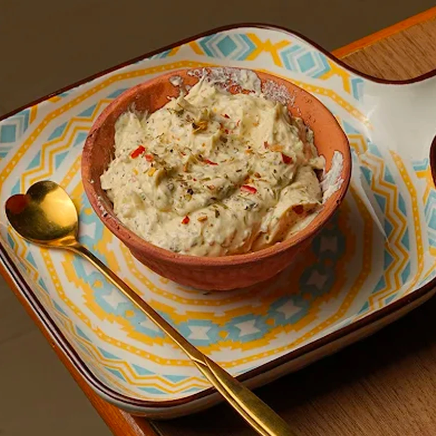 Masala (Garlic) Makkhan